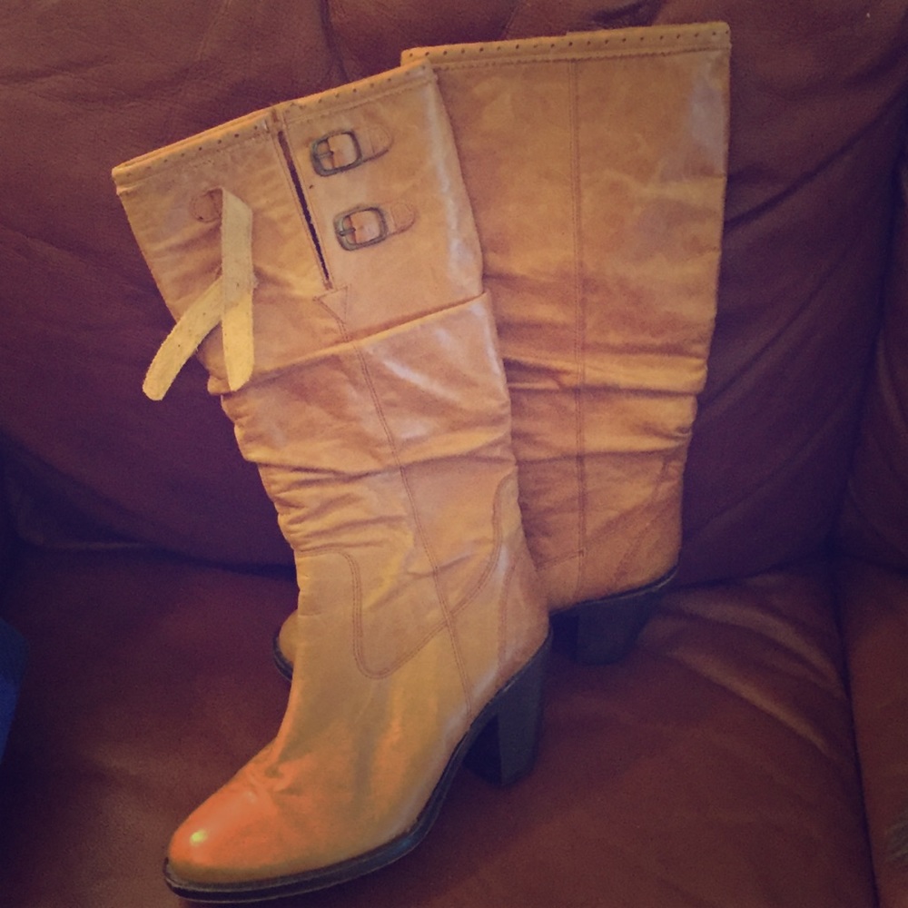 Steve Madden butterscotch pull-on boots